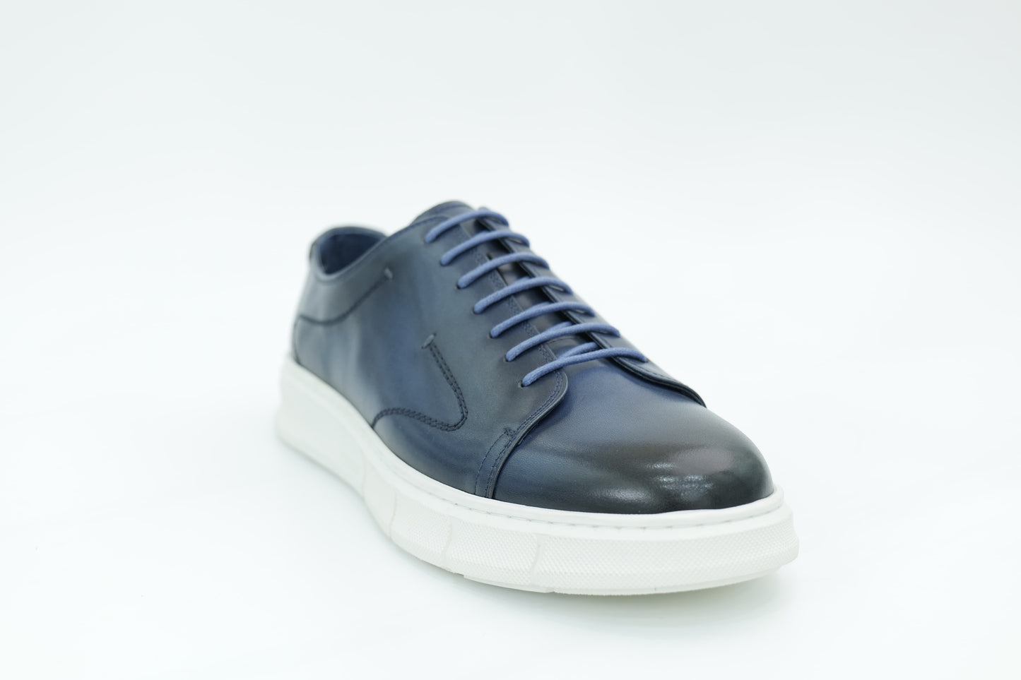 Casual sneakers