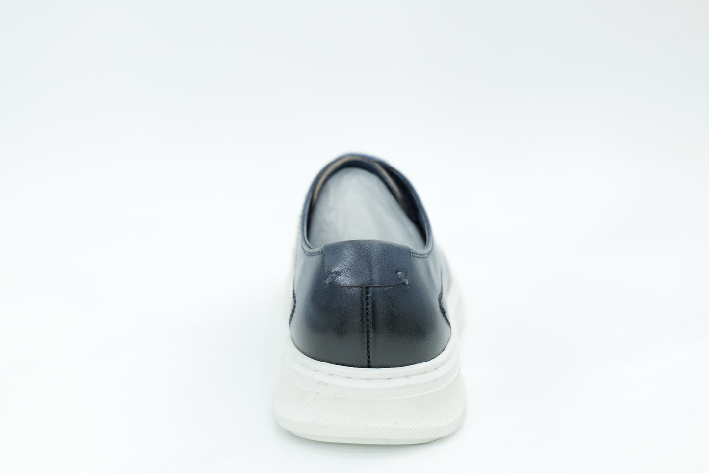 Casual sneakers