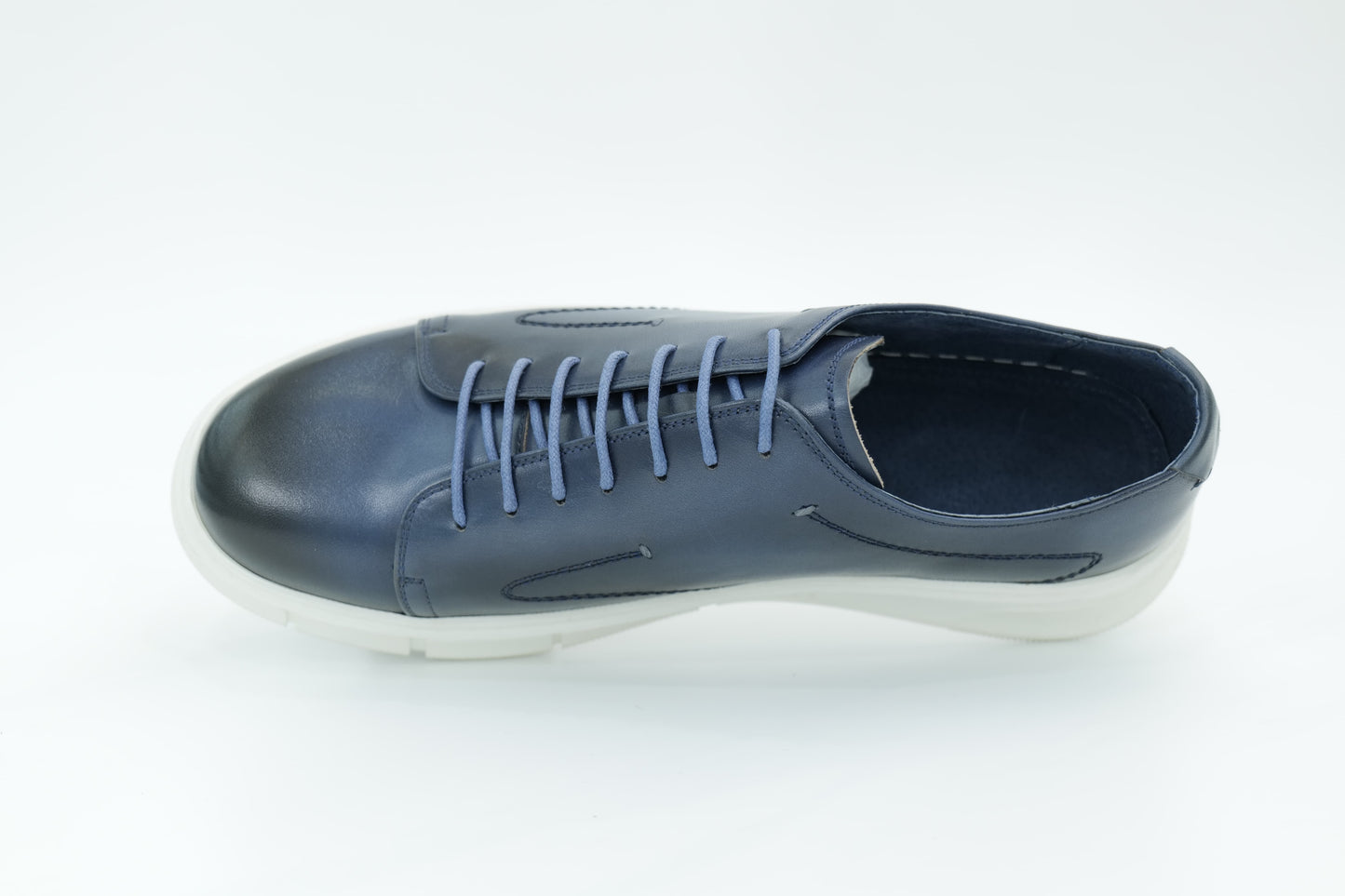 Casual sneakers
