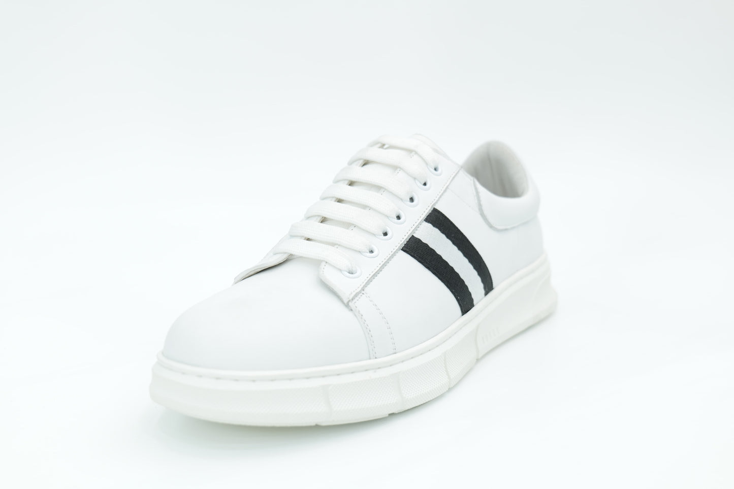Casual sneakers