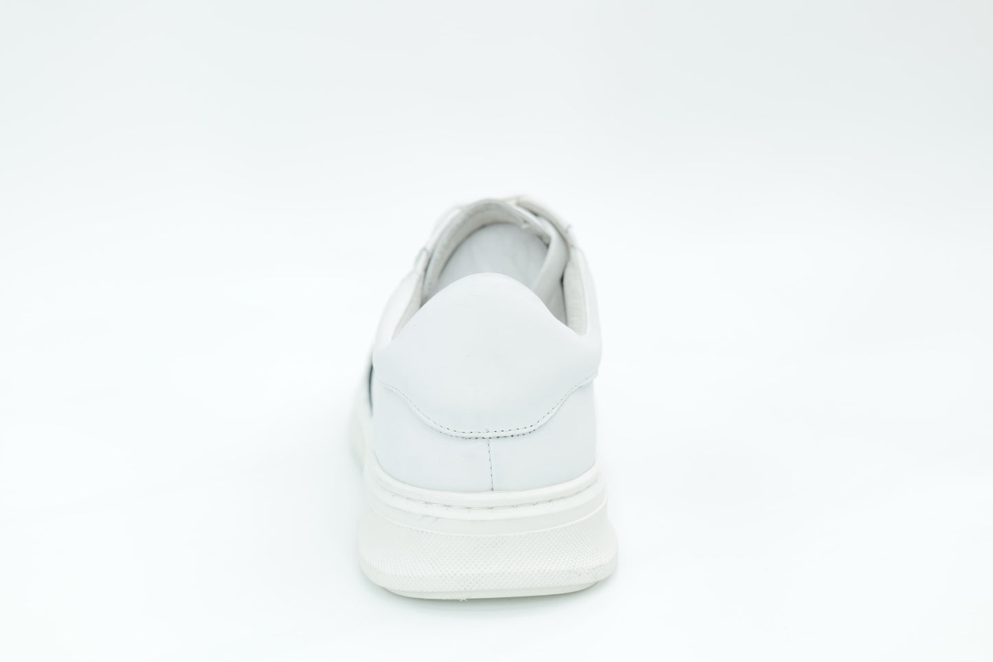 Casual sneakers