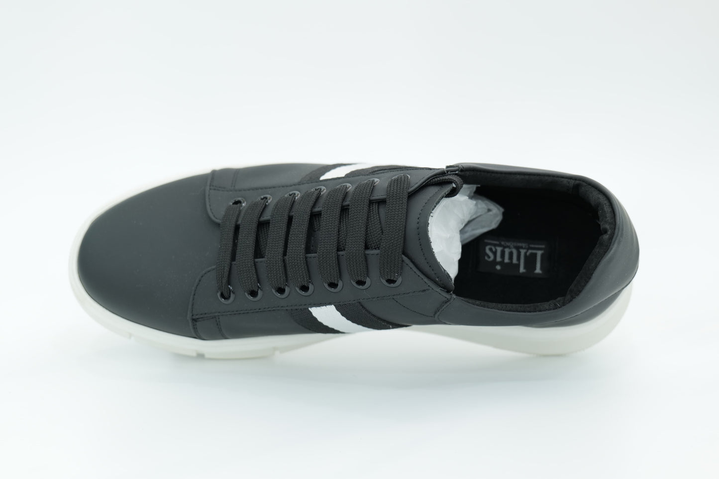 Casual sneakers