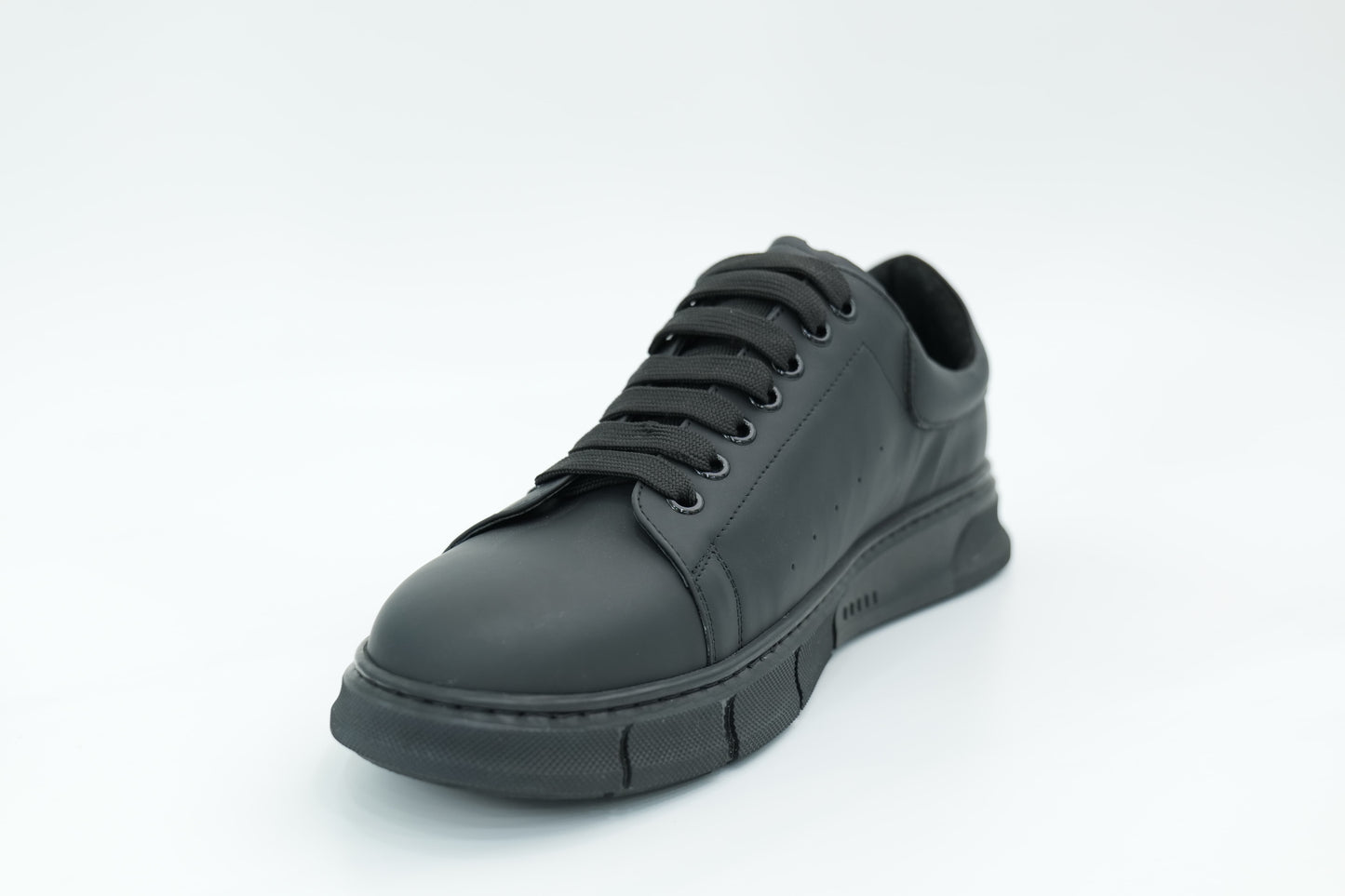 Casual sneakers