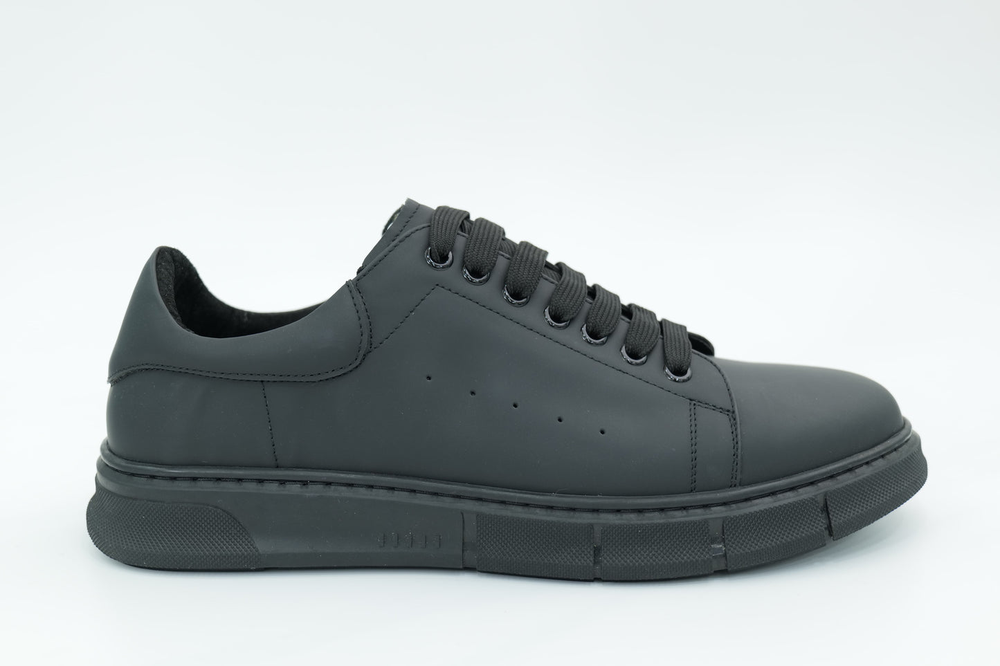 Casual sneakers
