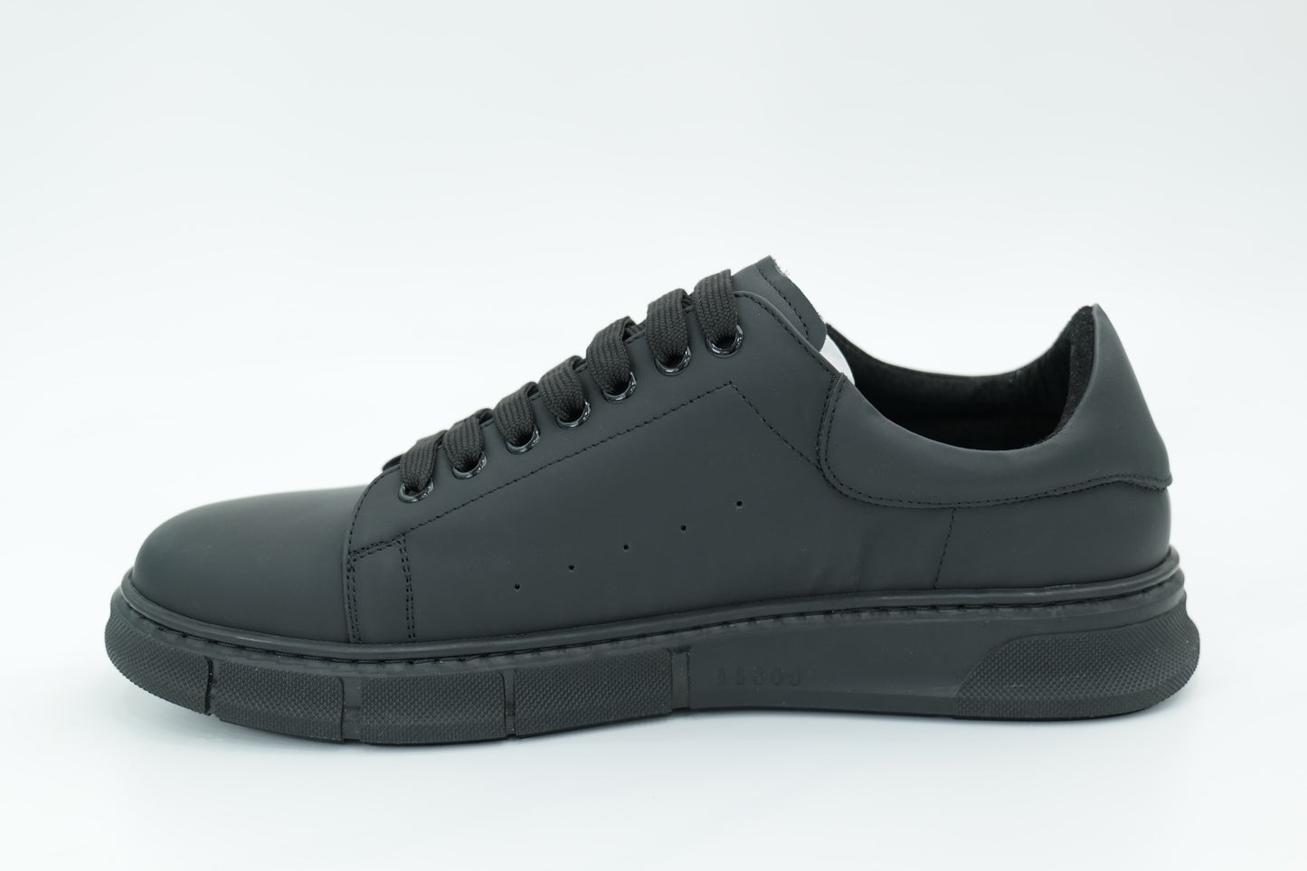 Casual sneakers