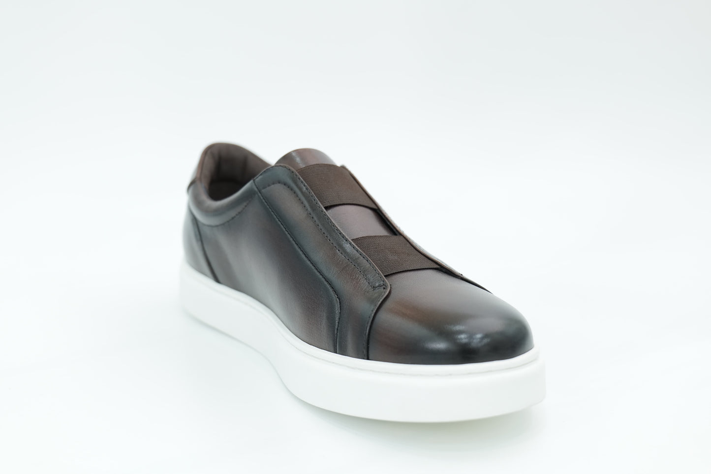 Casual sneakers
