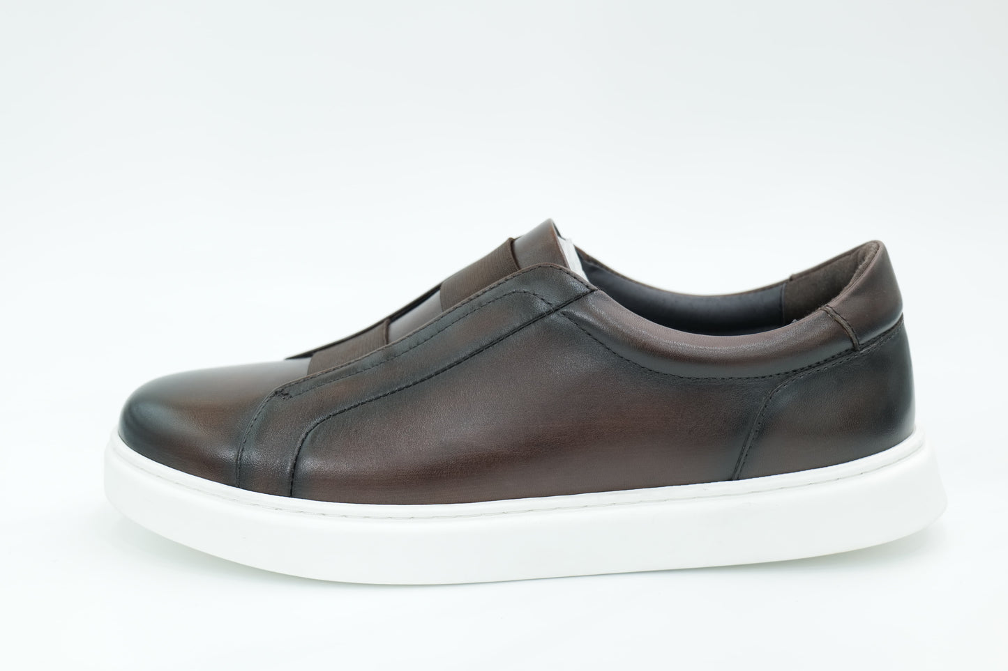 Casual sneakers