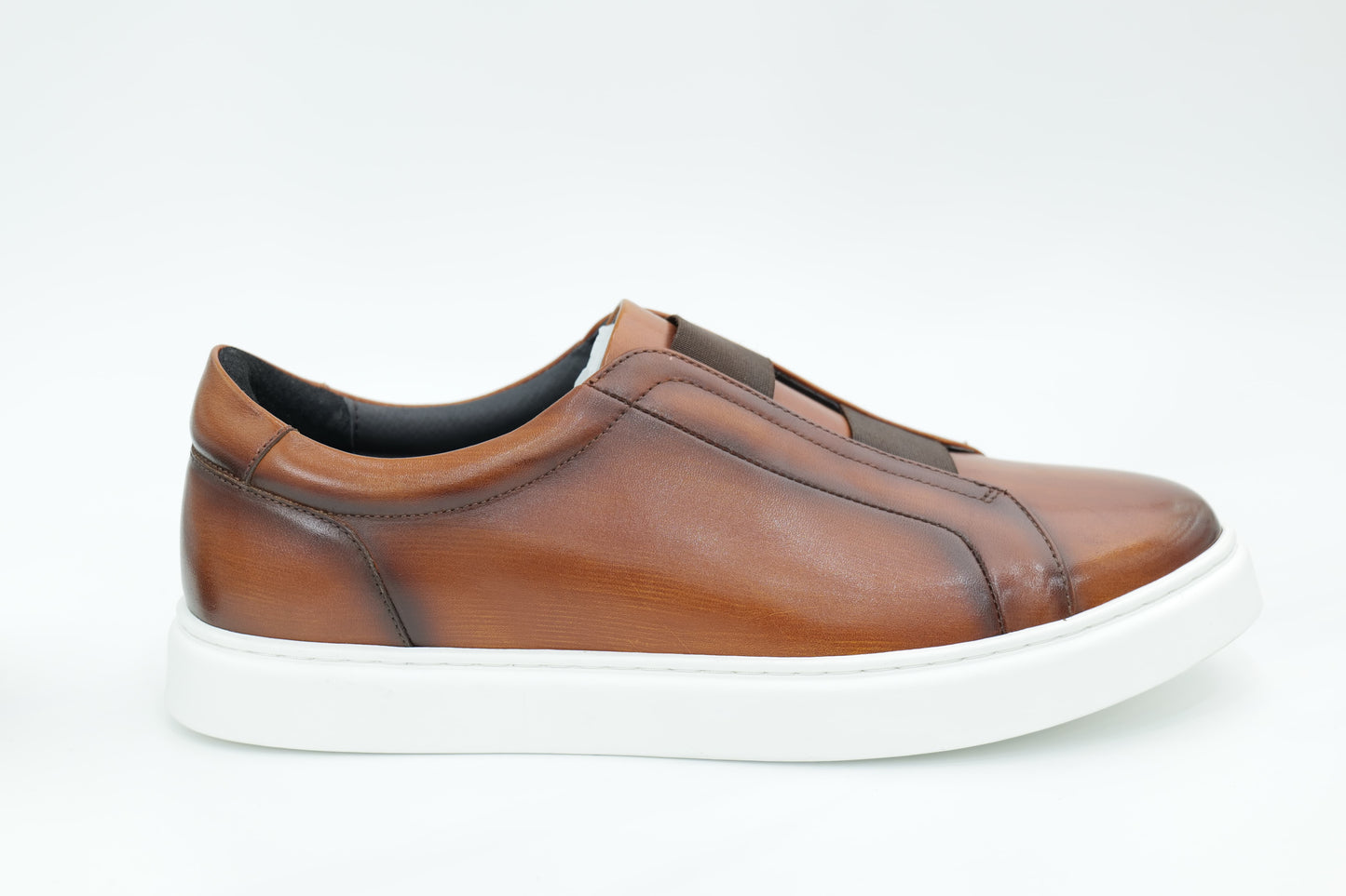 Casual sneakers