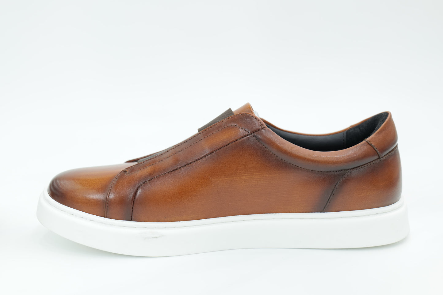 Casual sneakers