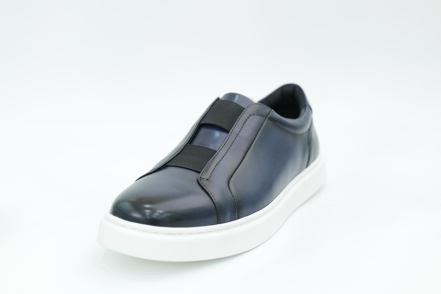 Casual sneakers