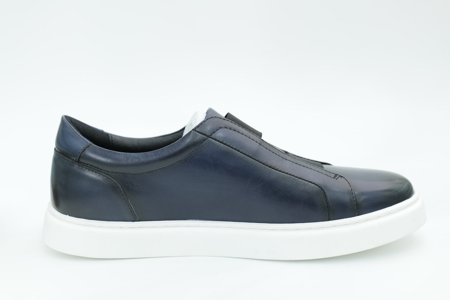 Casual sneakers