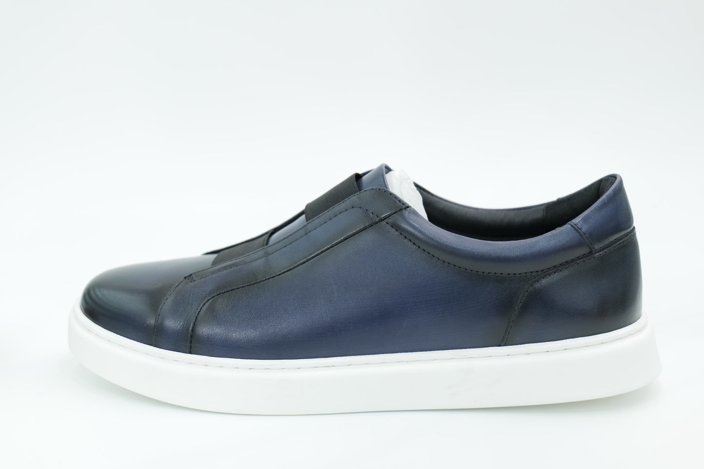Casual sneakers