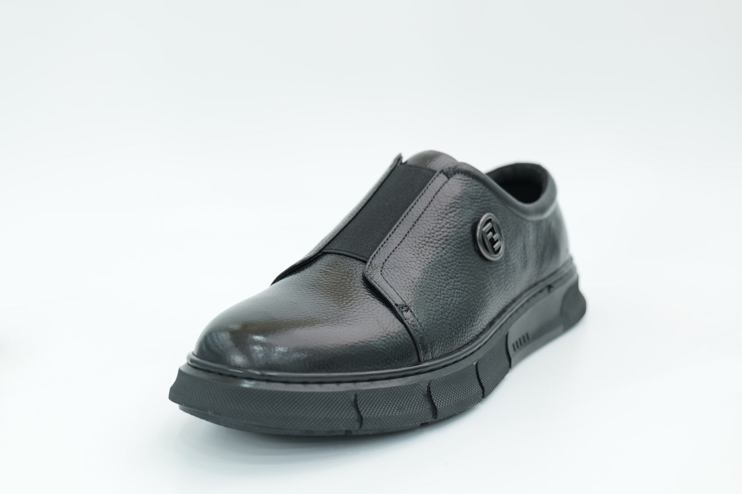 Casual sneakers