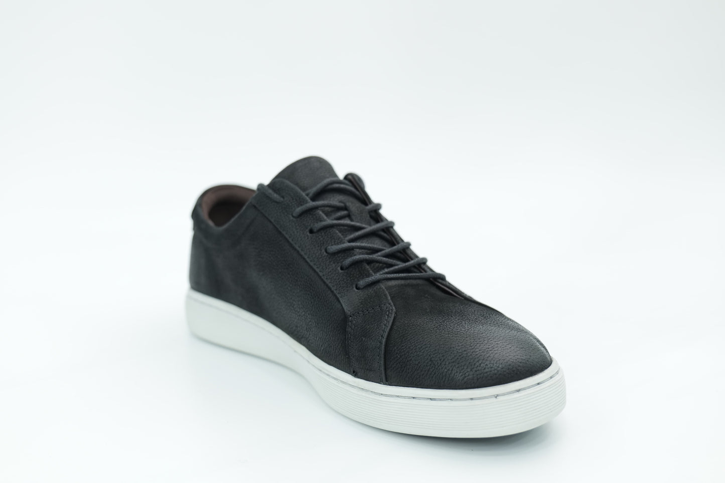 Casual sneakers