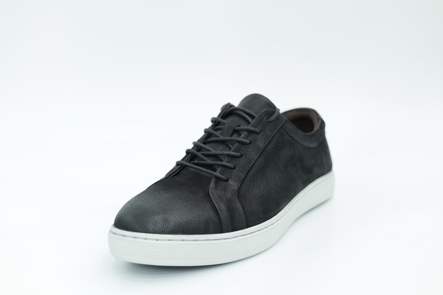 Casual sneakers
