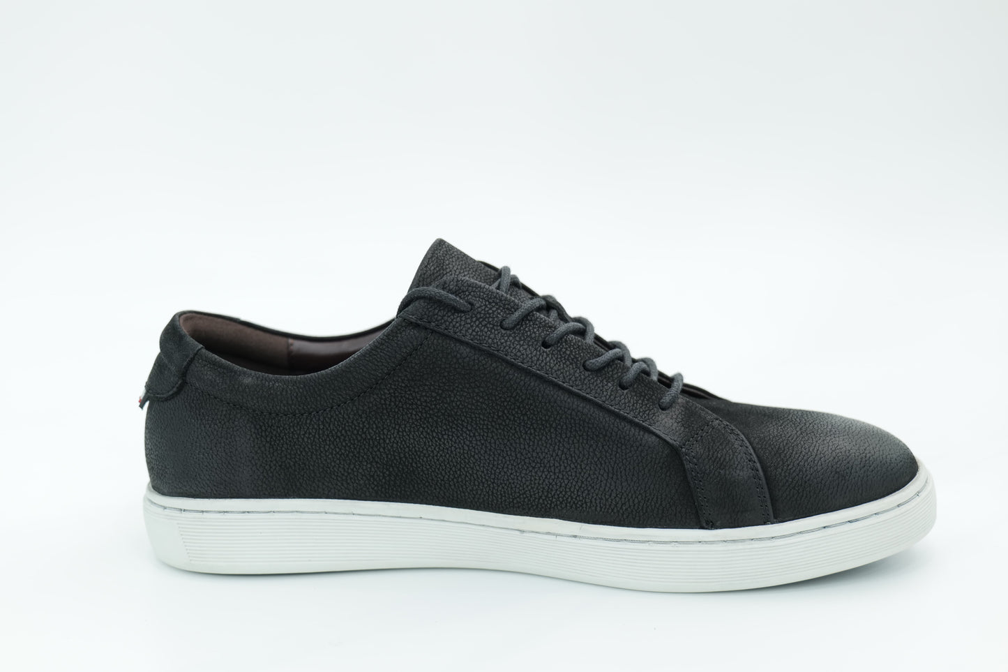 Casual sneakers