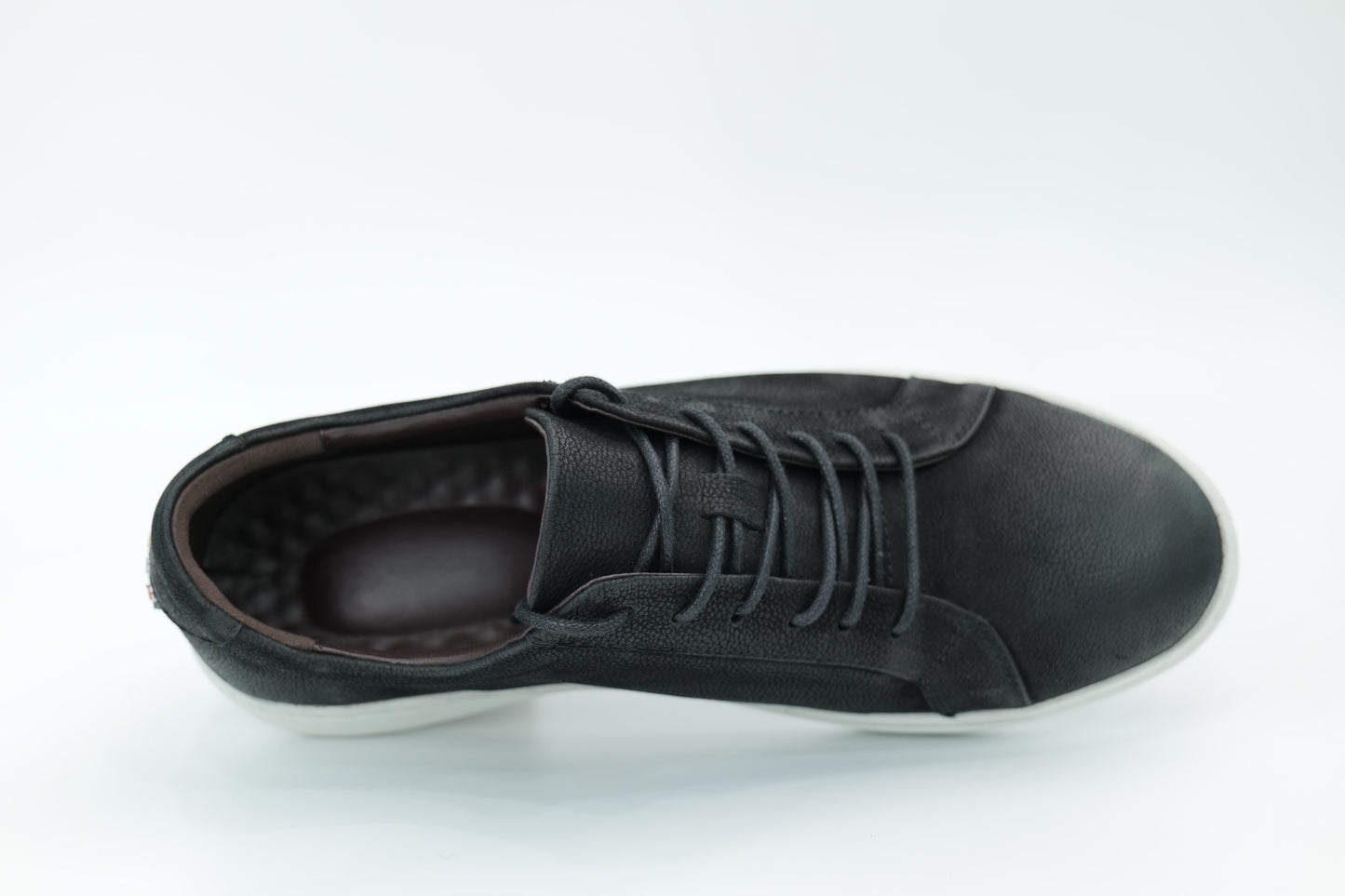 Casual sneakers