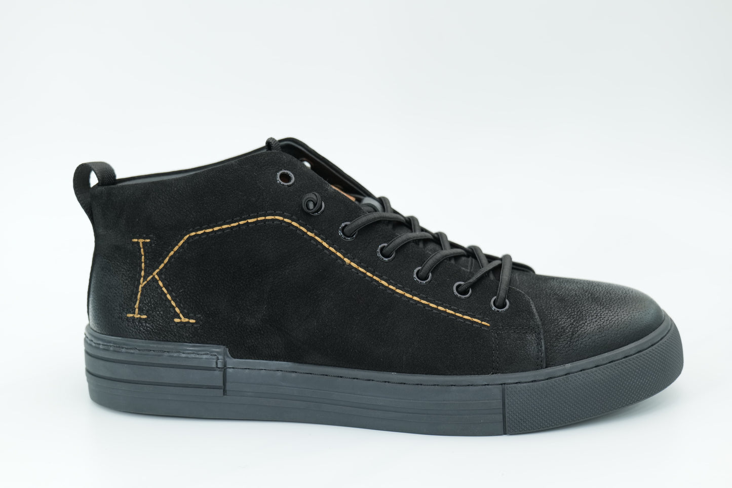 Casual sneakers