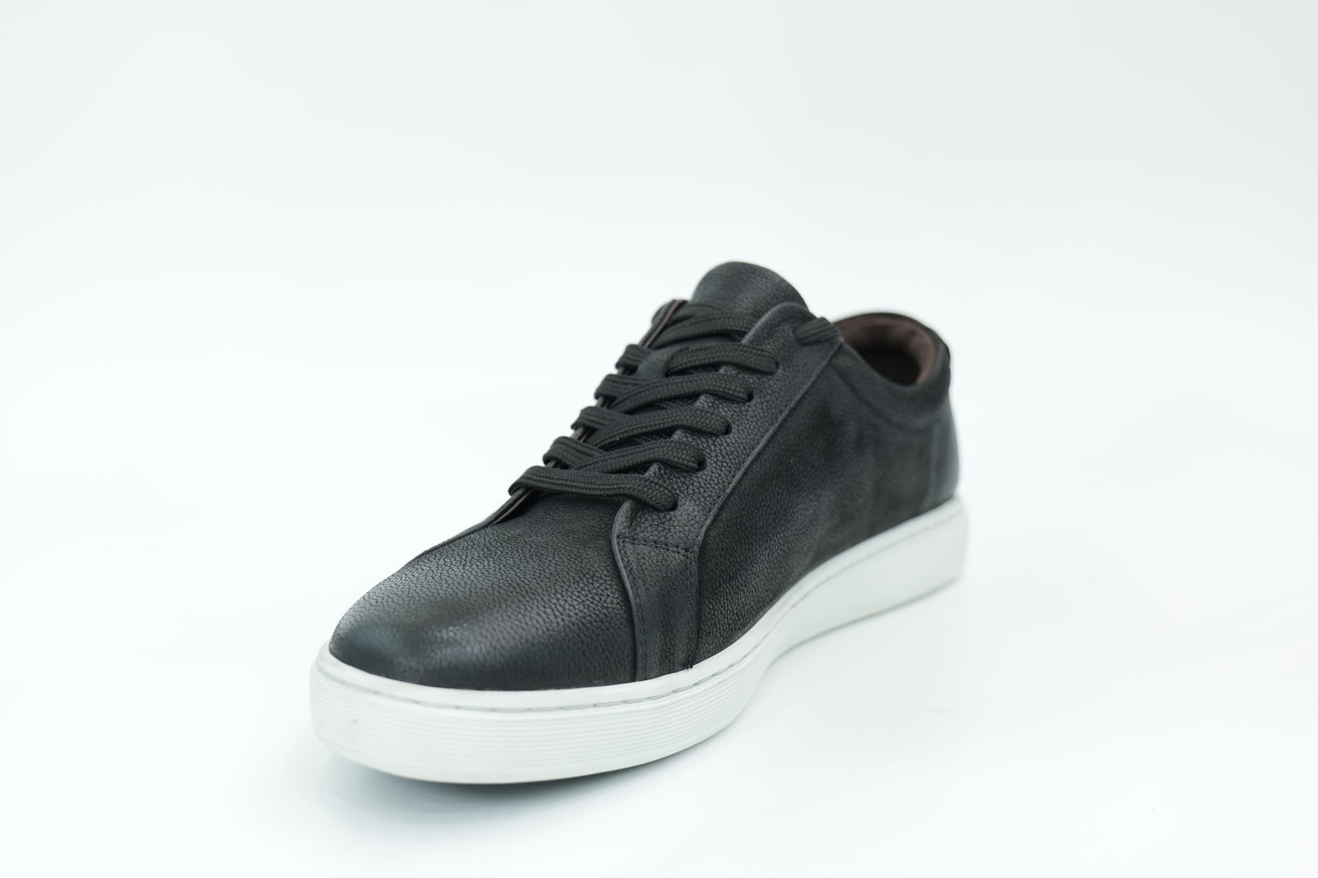 Casual sneakers