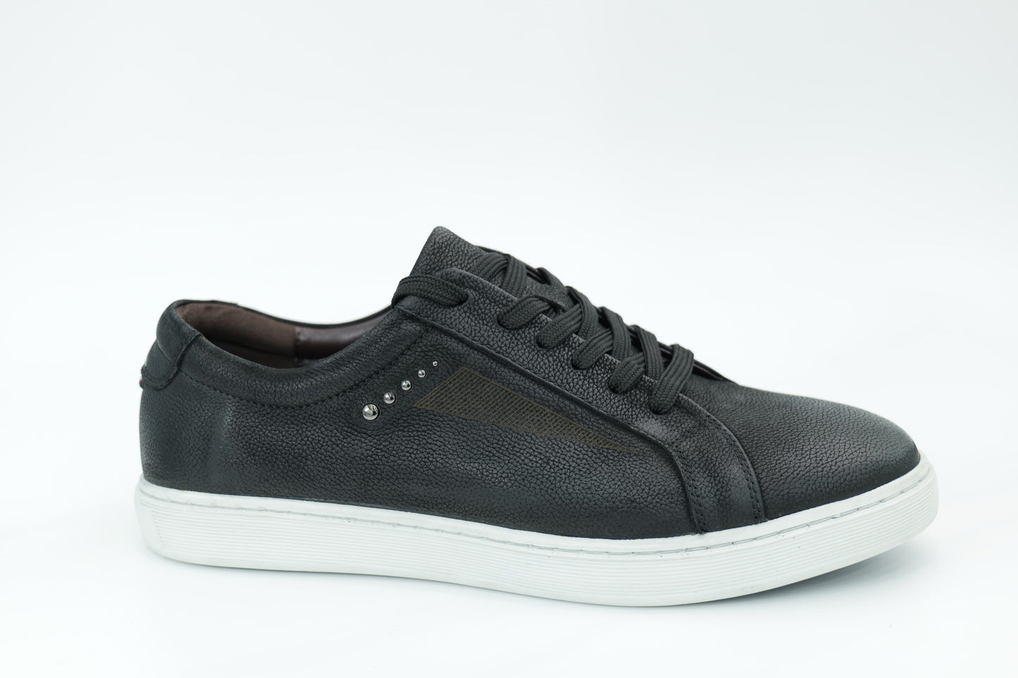 Casual sneakers