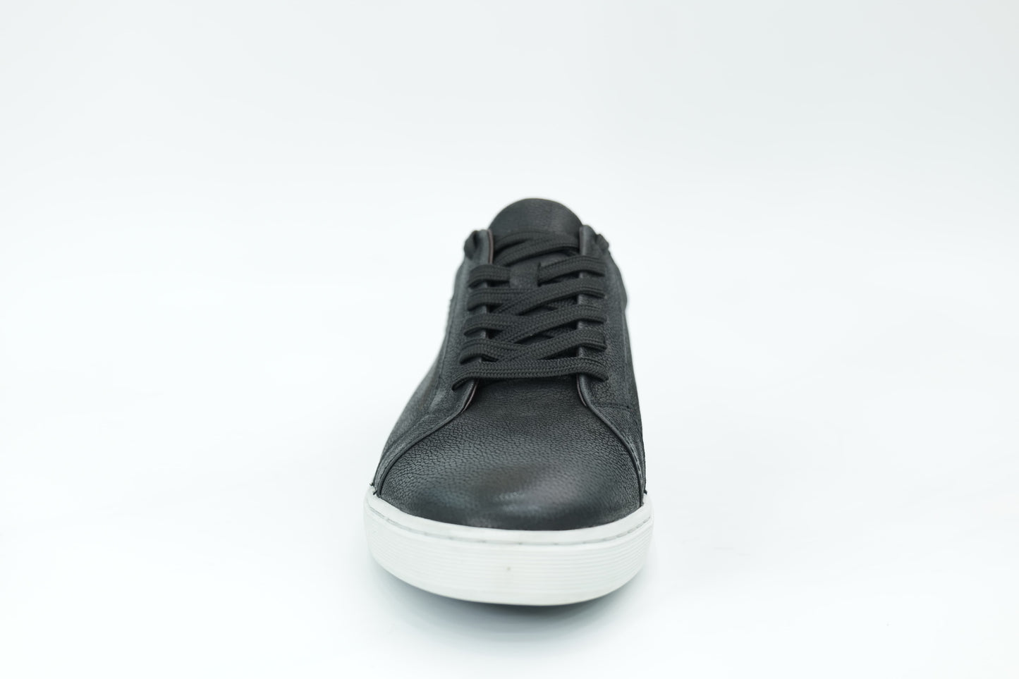 Casual sneakers