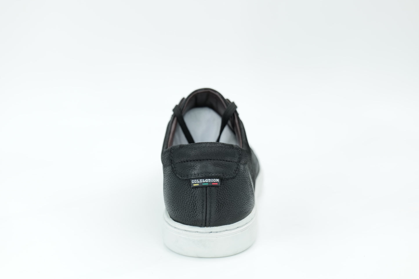 Casual sneakers