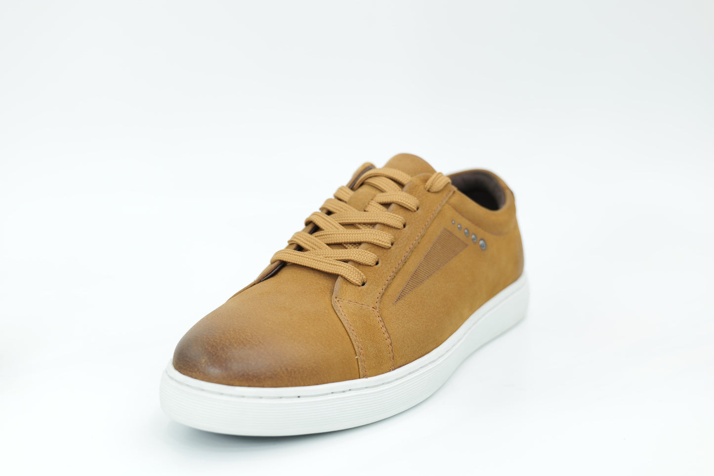 Casual sneakers