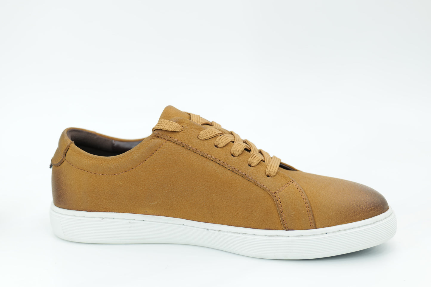 Casual sneakers