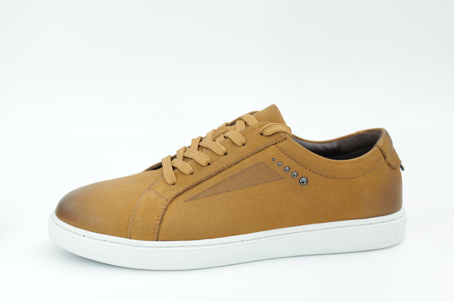 Casual sneakers