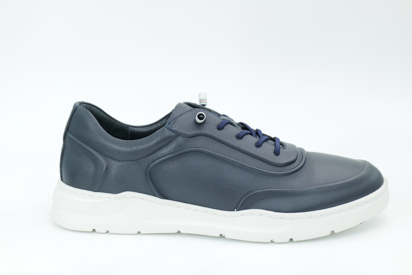Casual sneakers