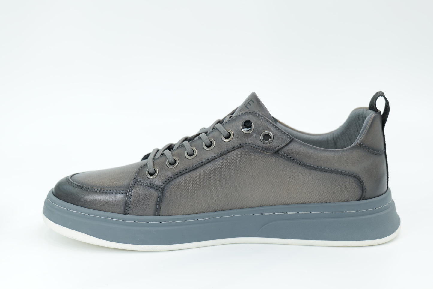 Casual sneakers