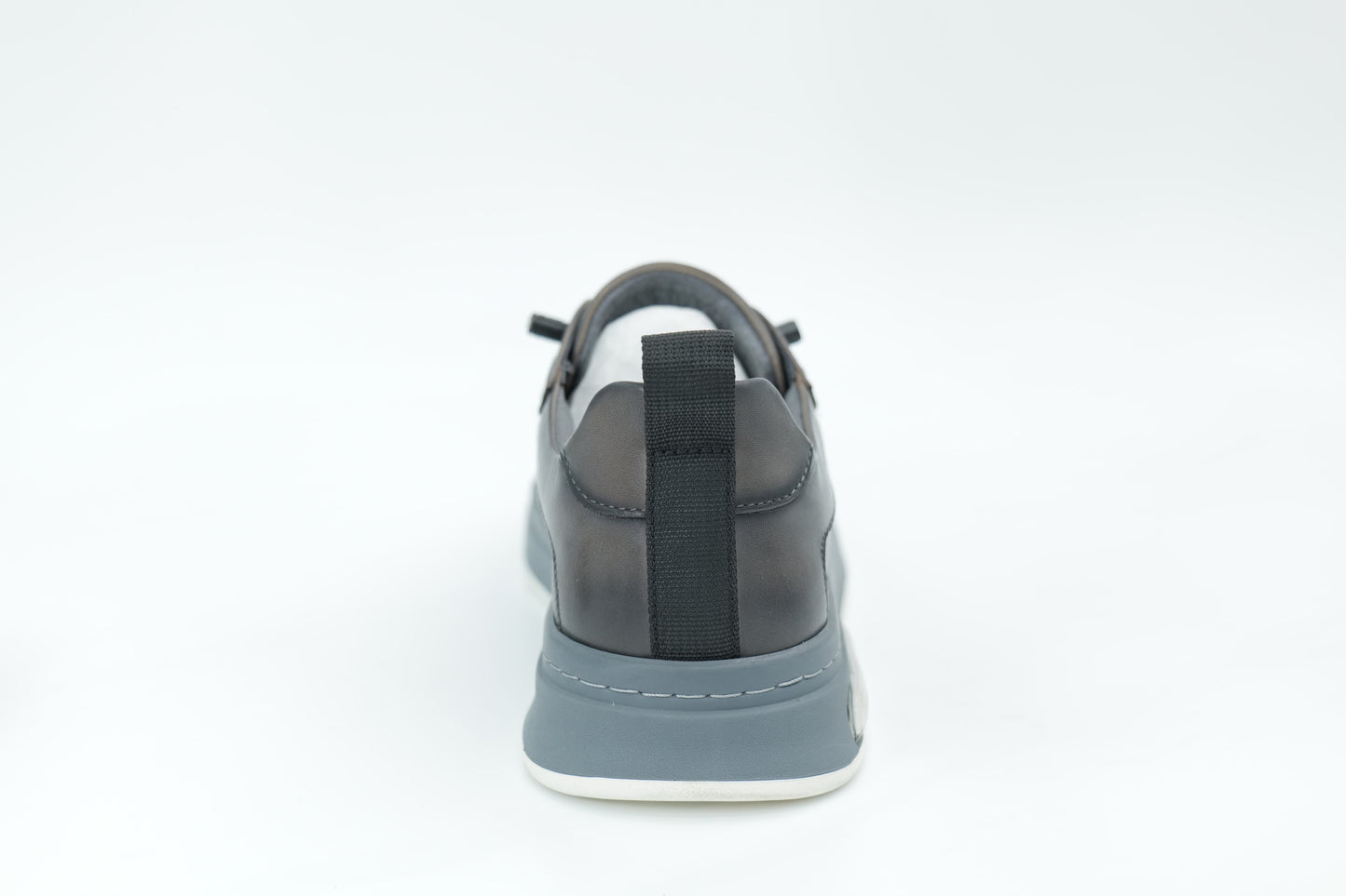Casual sneakers