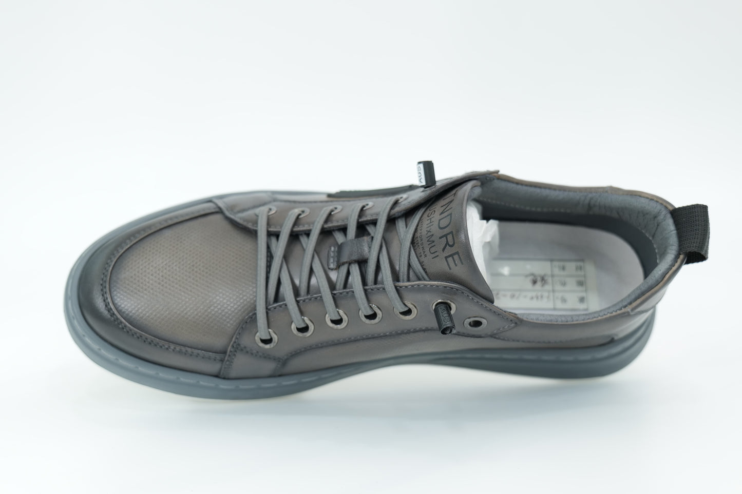 Casual sneakers