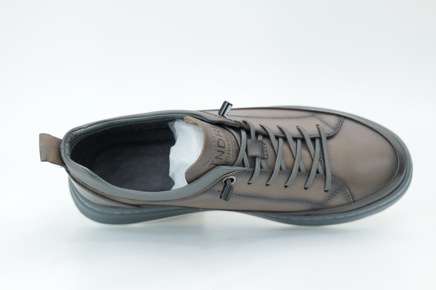 Casual sneakers