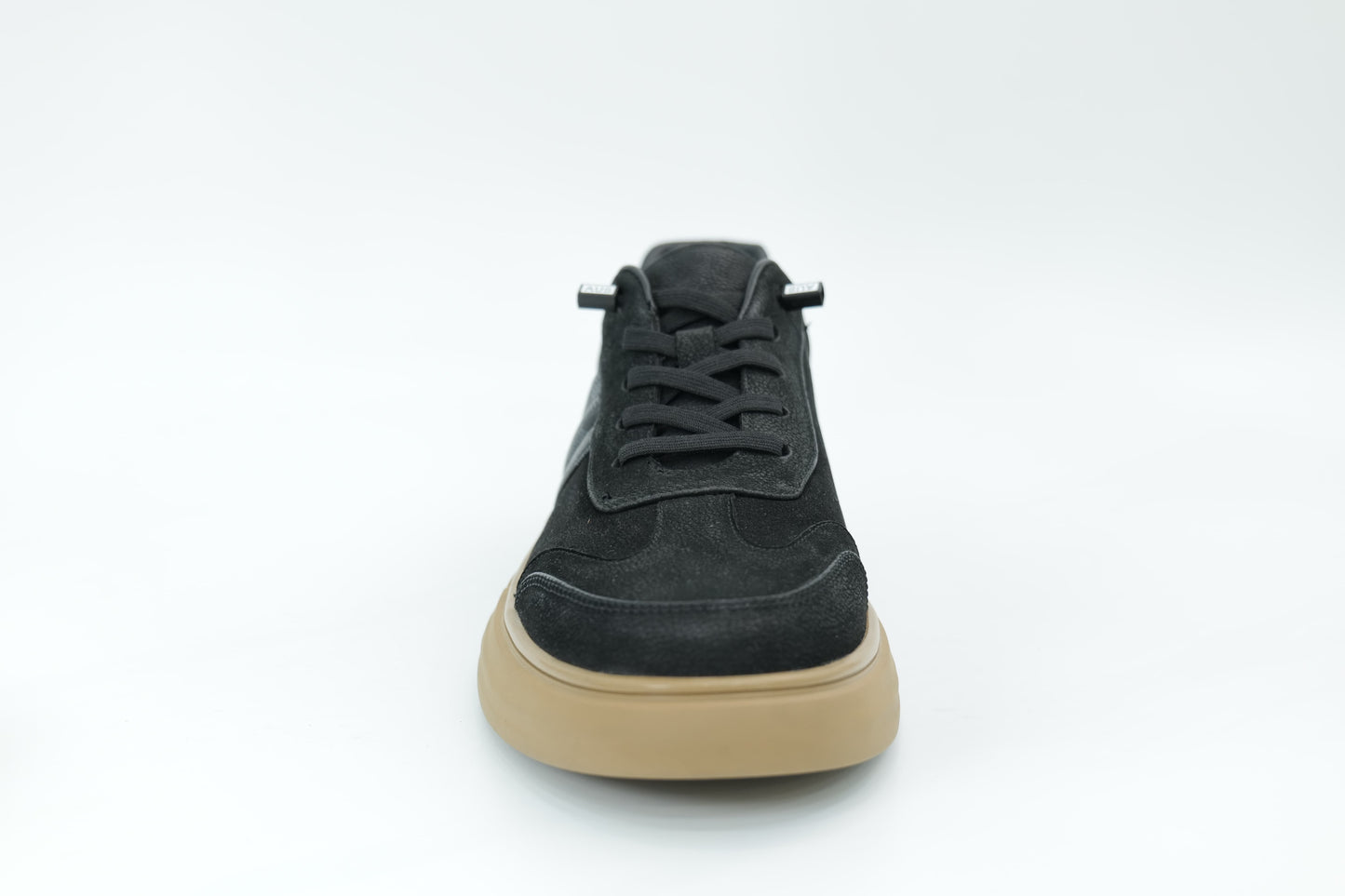 Casual sneakers