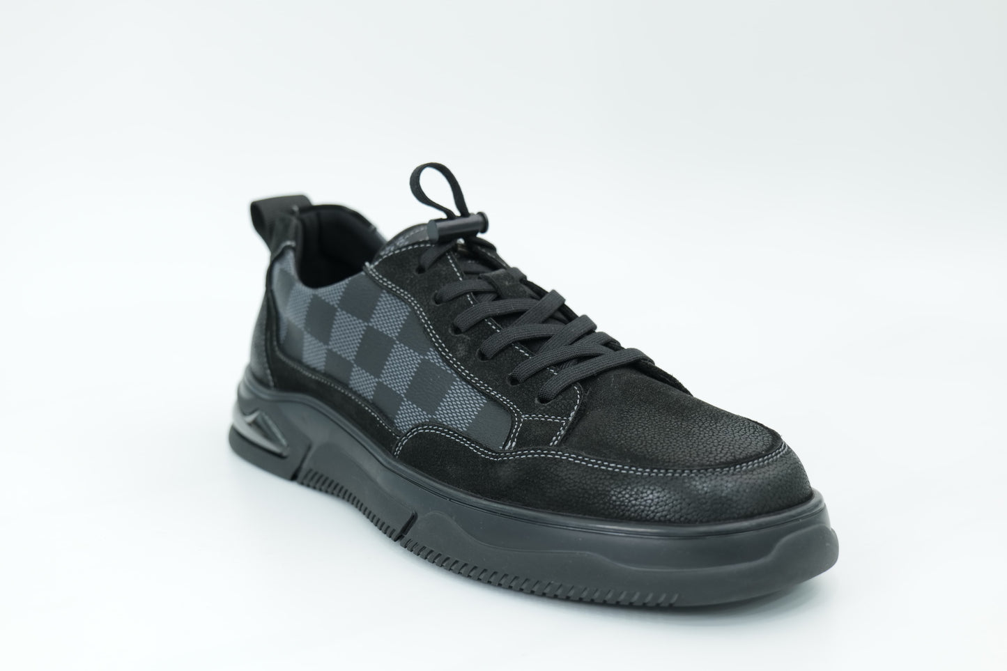 Casual sneakers