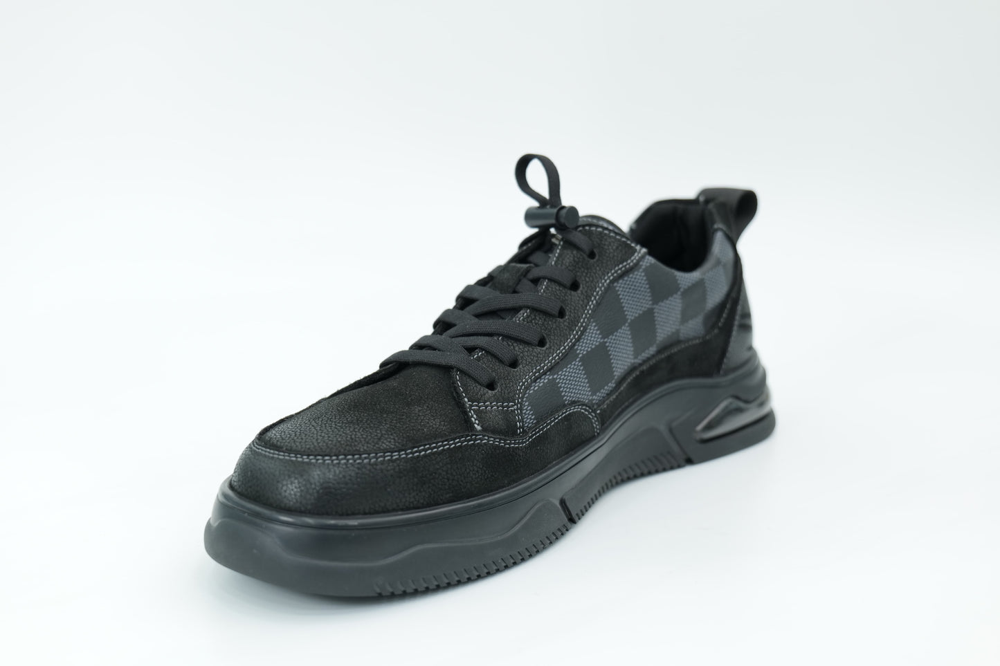 Casual sneakers