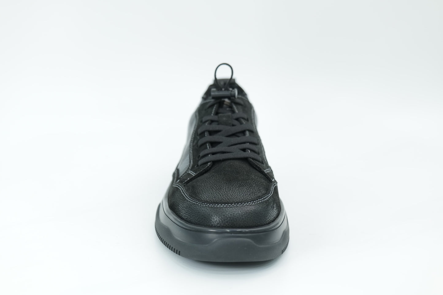 Casual sneakers