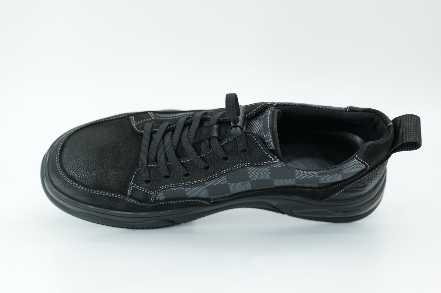 Casual sneakers