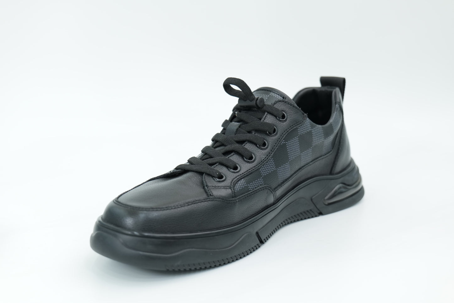 Casual sneakers