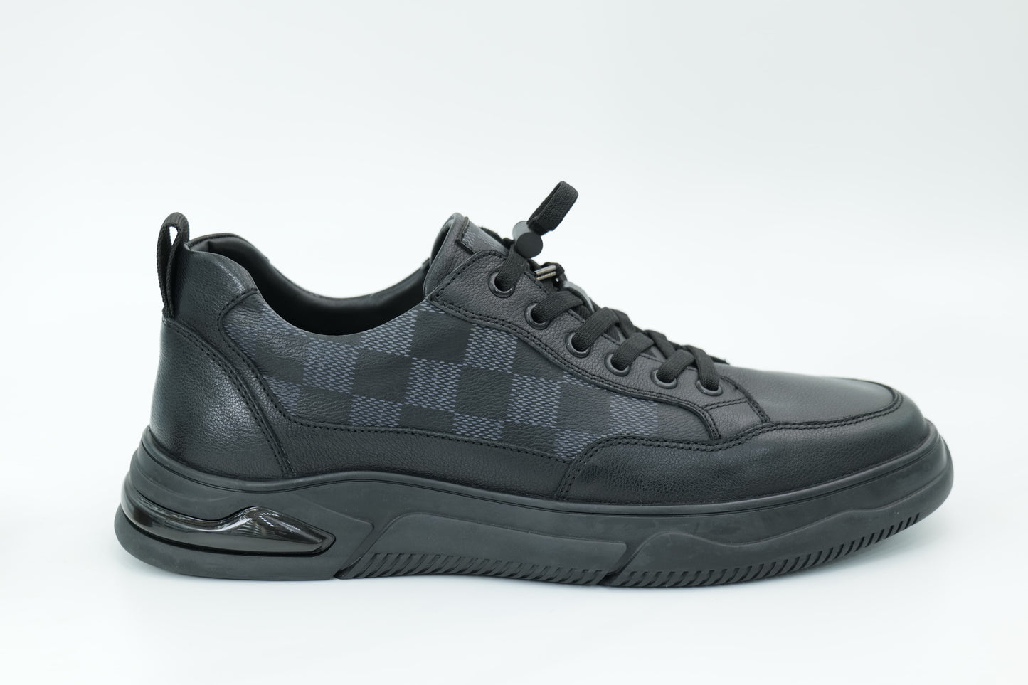 Casual sneakers