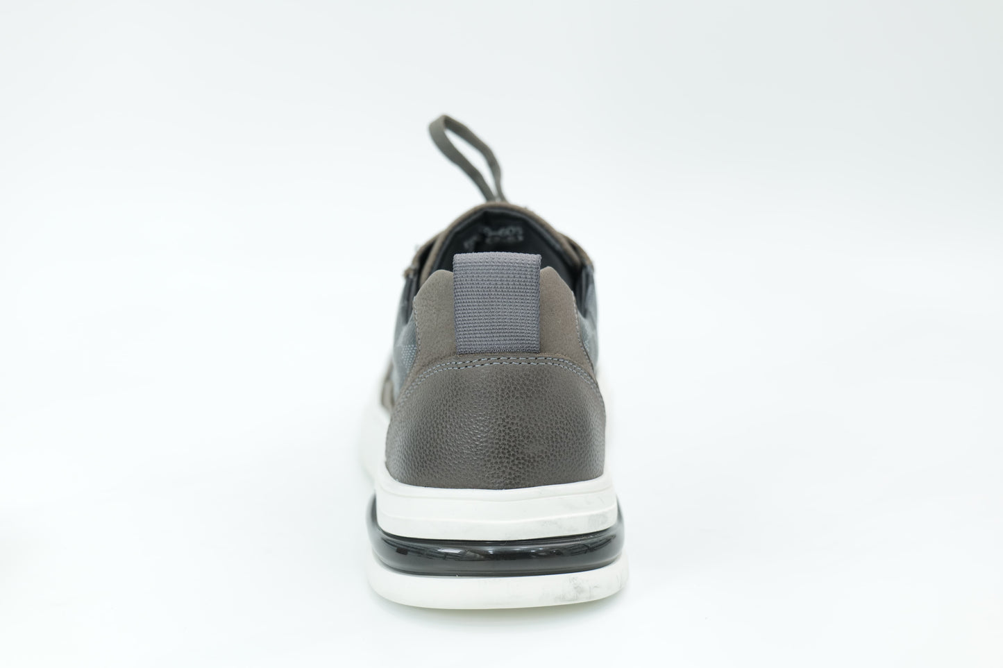 Casual sneakers
