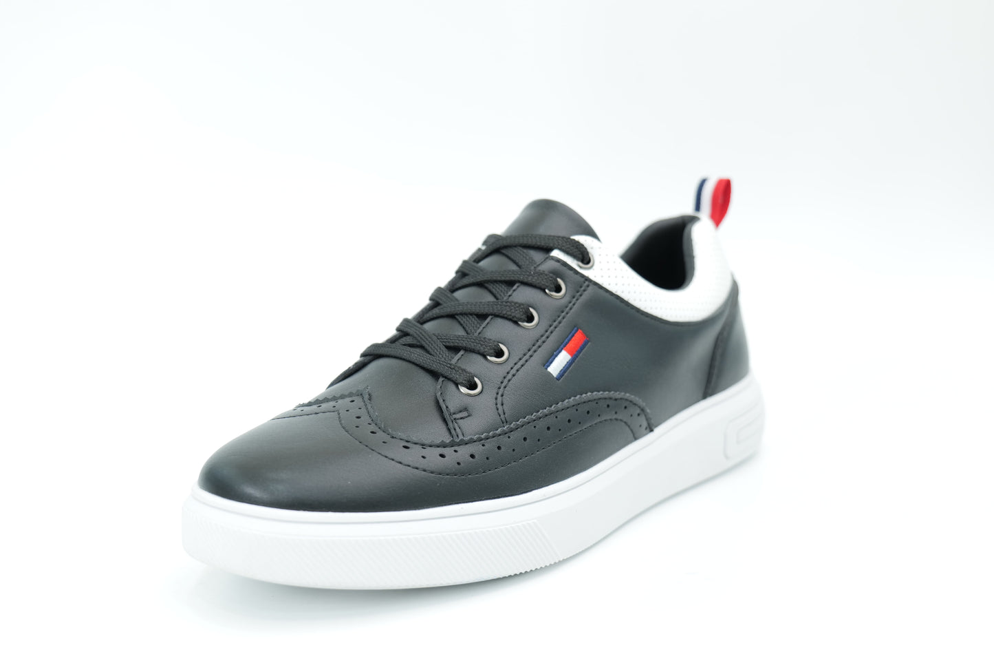 Casual sneakers