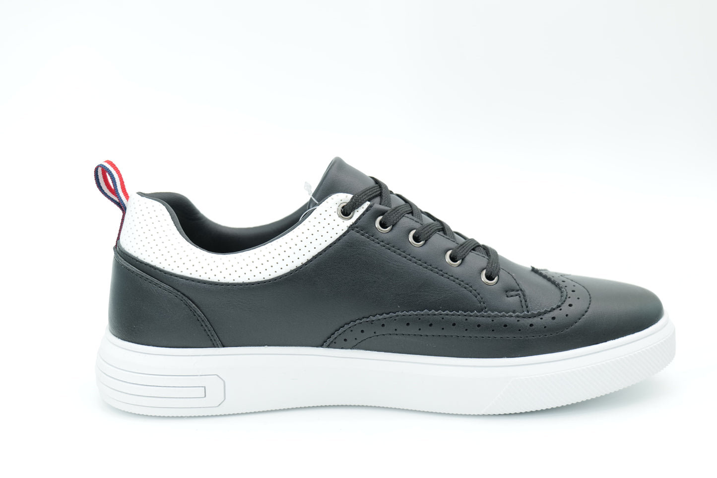 Casual sneakers