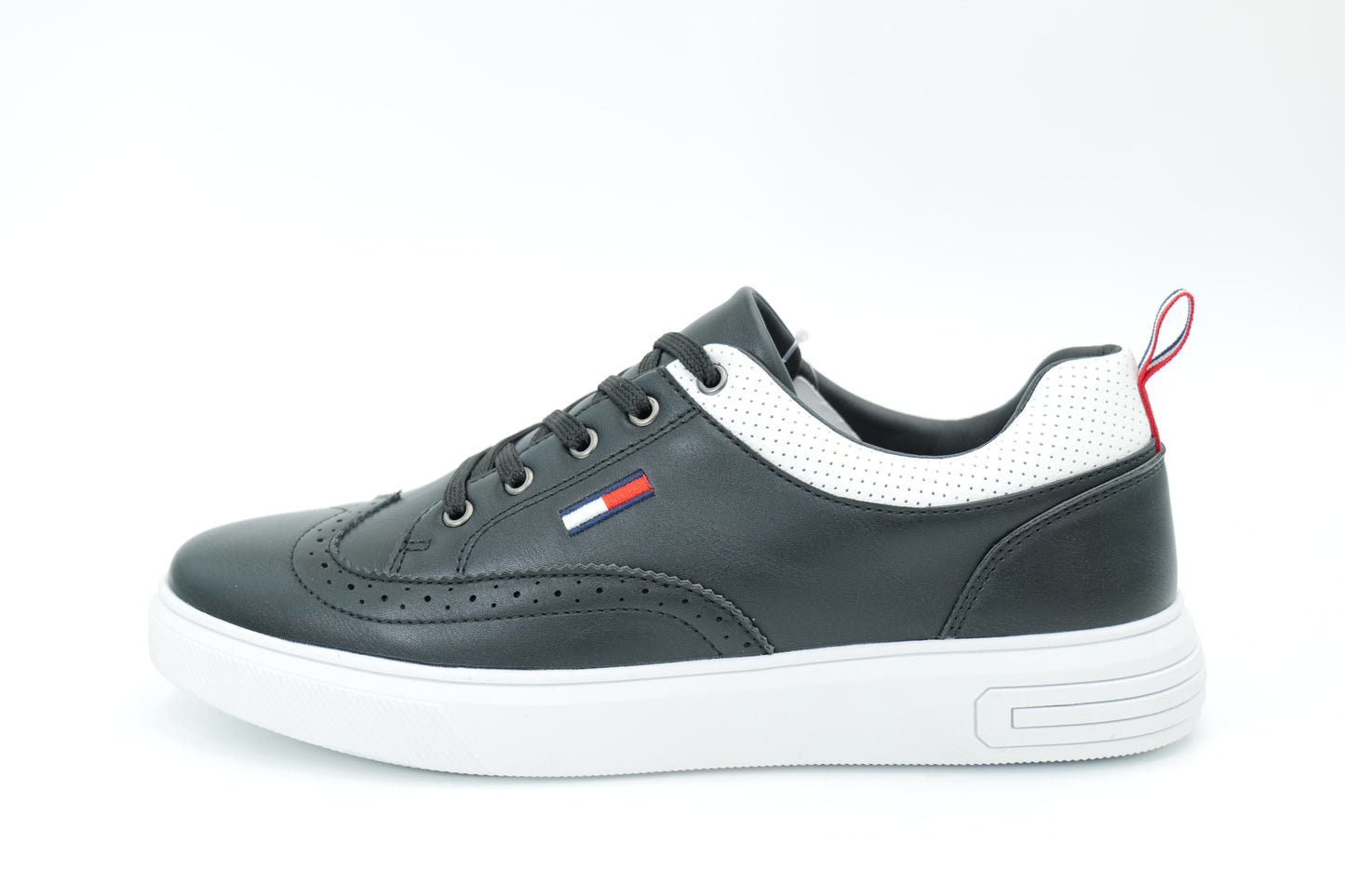Casual sneakers