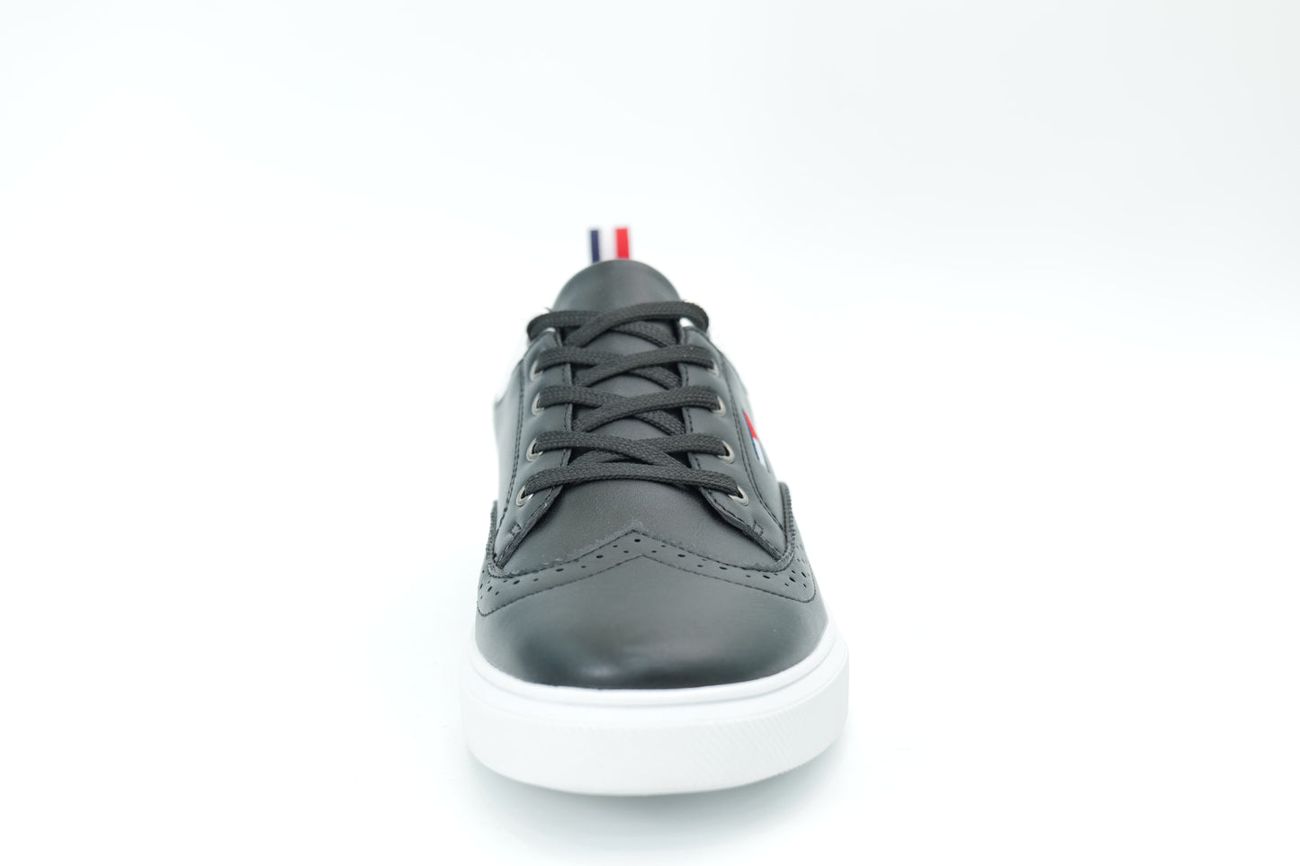 Casual sneakers