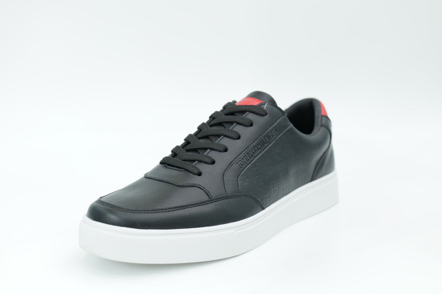 Casual sneakers