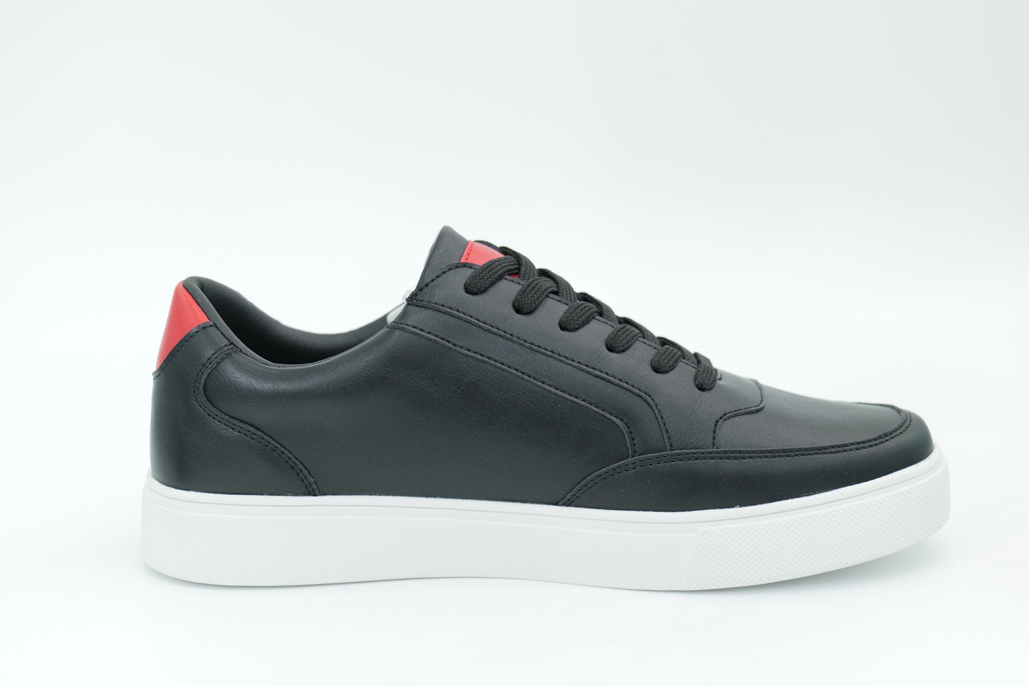 Casual sneakers