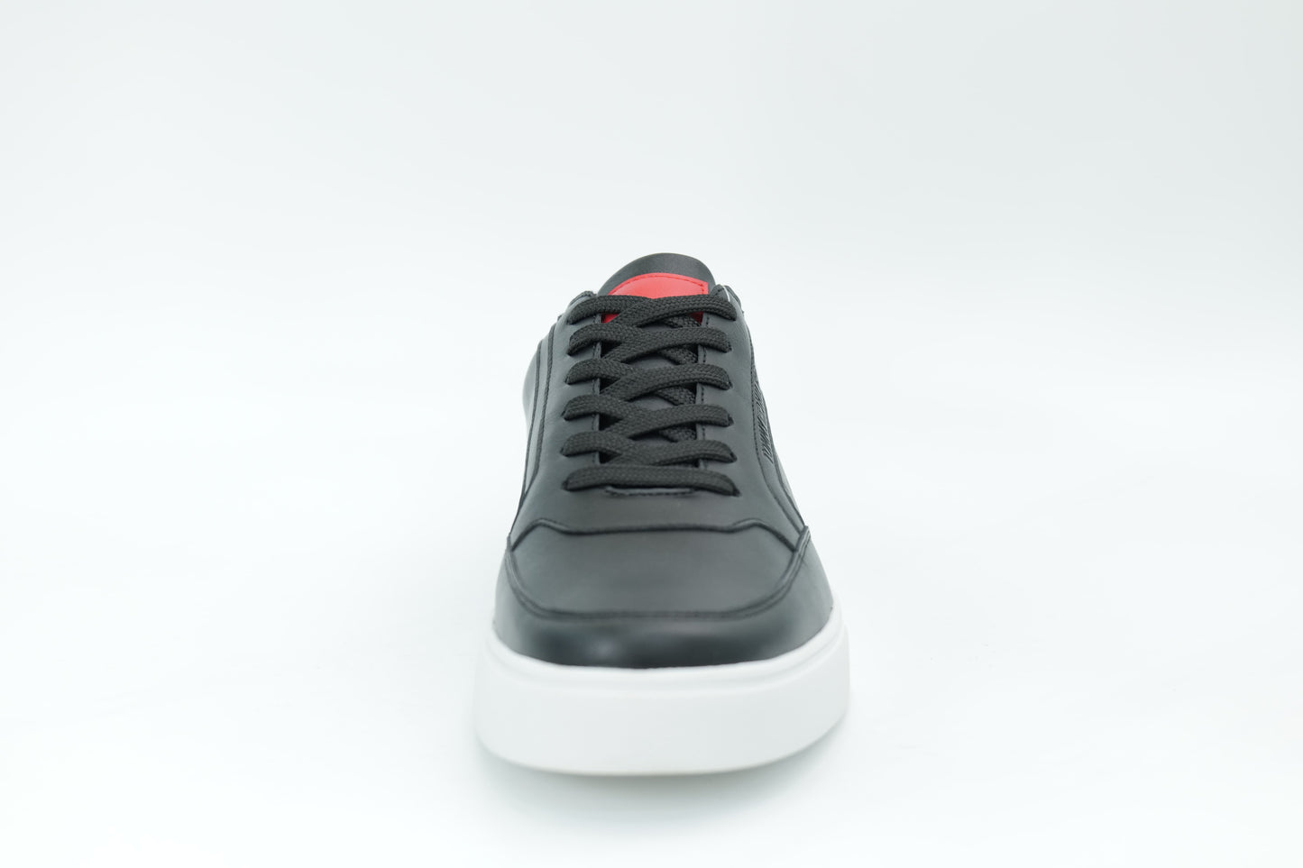 Casual sneakers