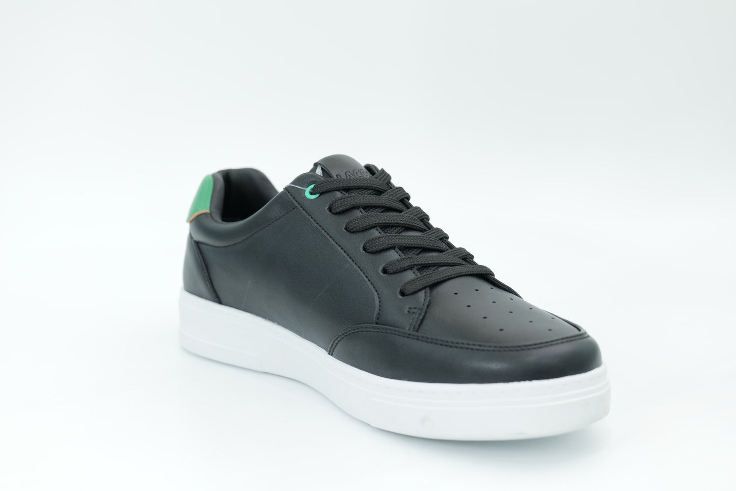 Casual sneakers